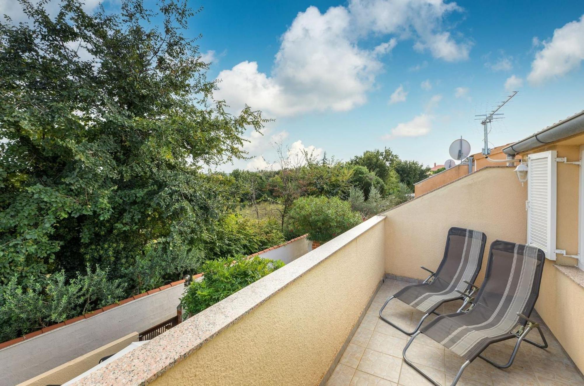 Apartment Buneta With Relaxing Outdoor Area Ližnjan Exterior foto